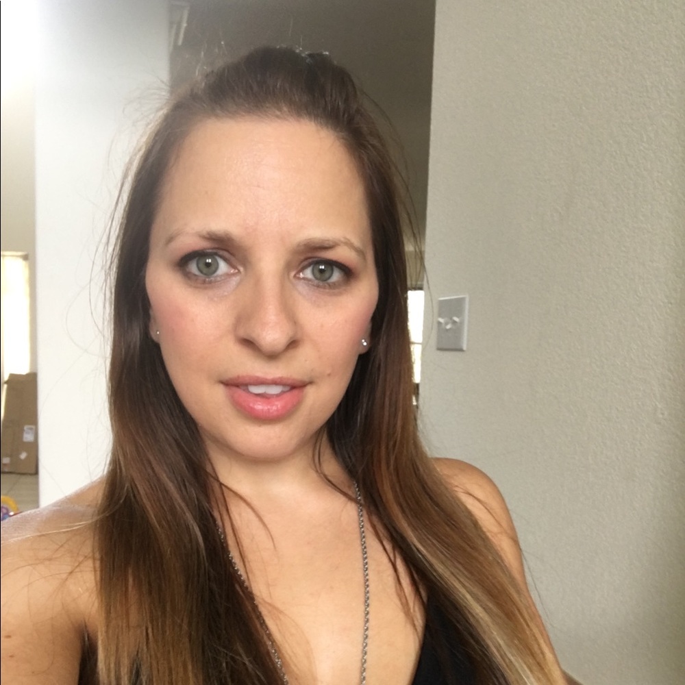 💕 Meet your Posher, Heather! 💕